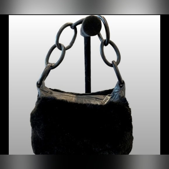 Chanel rabbit fur bag - Picture 7 of 13